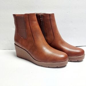 SOUL Naturalizer Apollo Women's size 8 Brown Bootie Platform Wedge Zip Round Toe